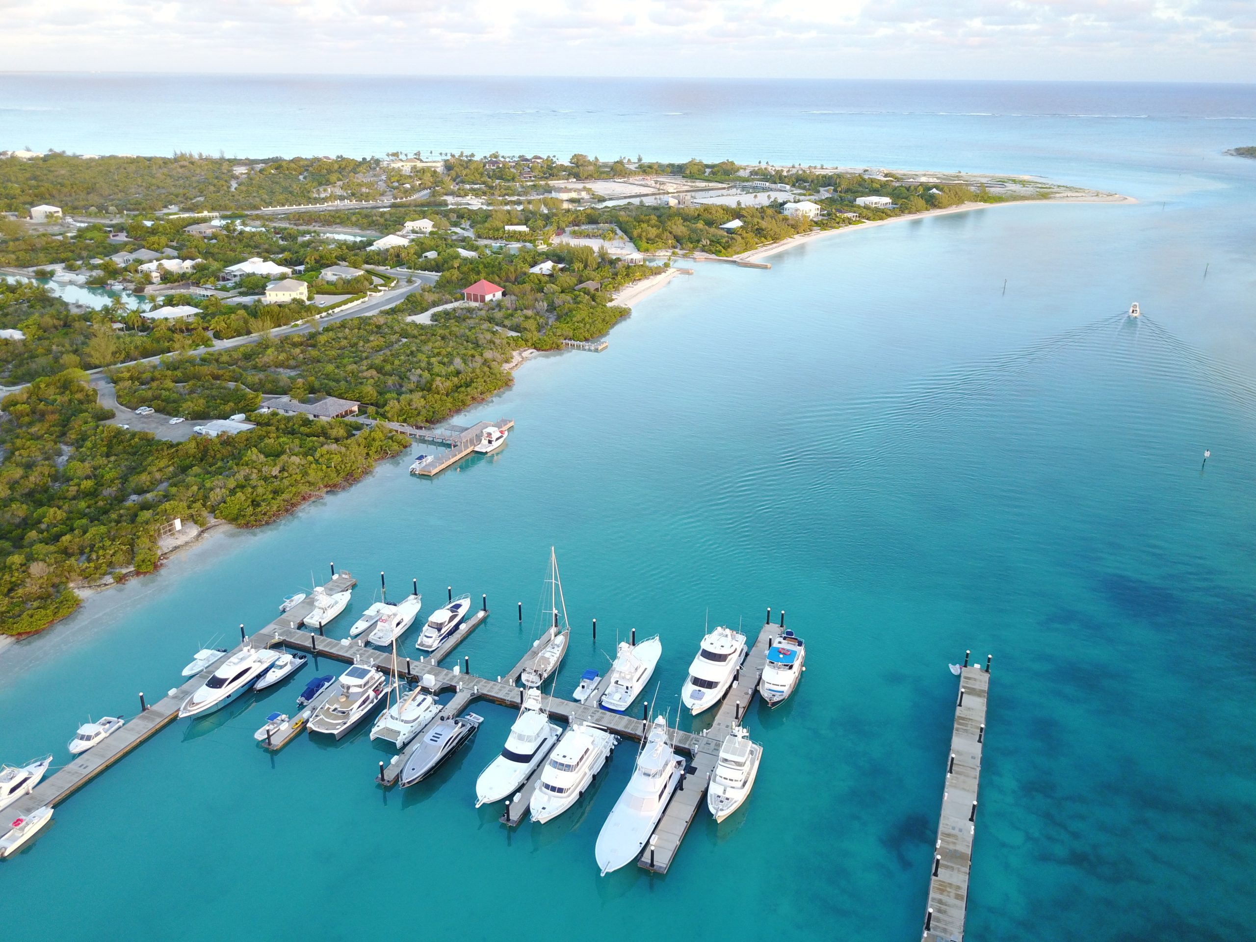 Grace Bay real estate: Turks and Caicos condos for sale near the coast